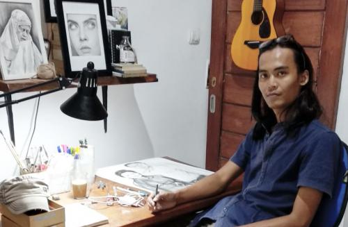 Iwan Harmaen: Sang Maestro Bersenjata Pensil